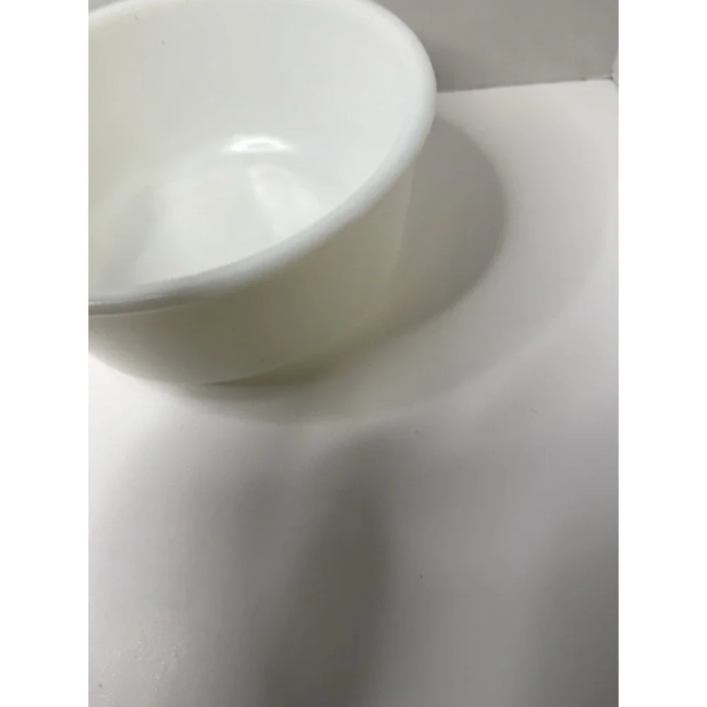 Vintage White Milk Glass‎ Mixing Bowl Pebble Bottom no Markings Preowned